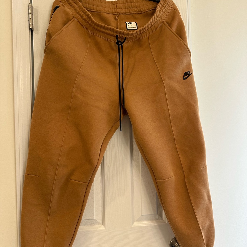 Nike Tech Women’s Brown Jogger Sweatpants